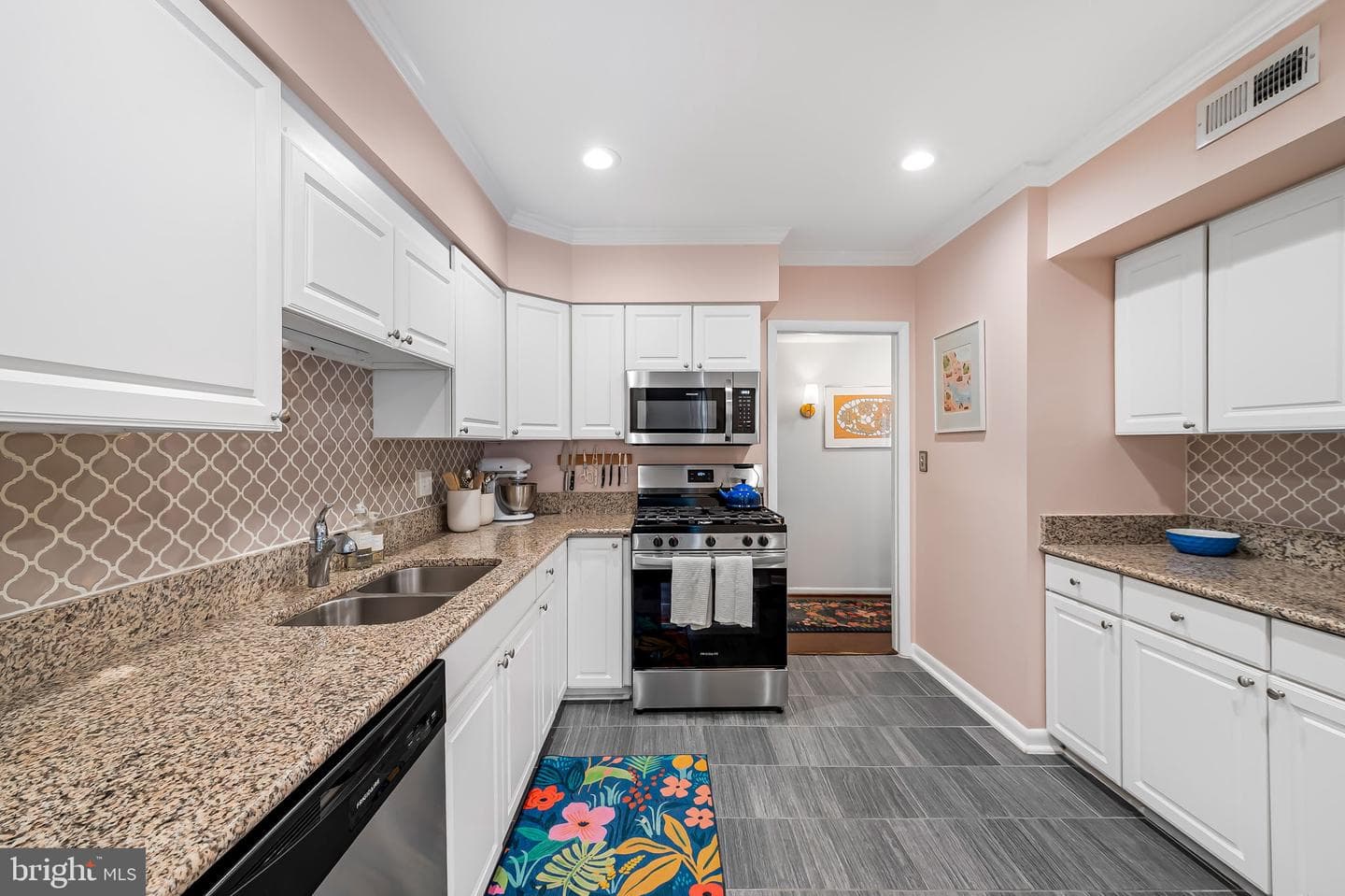 22 Cross Keys Road #22e photo 6