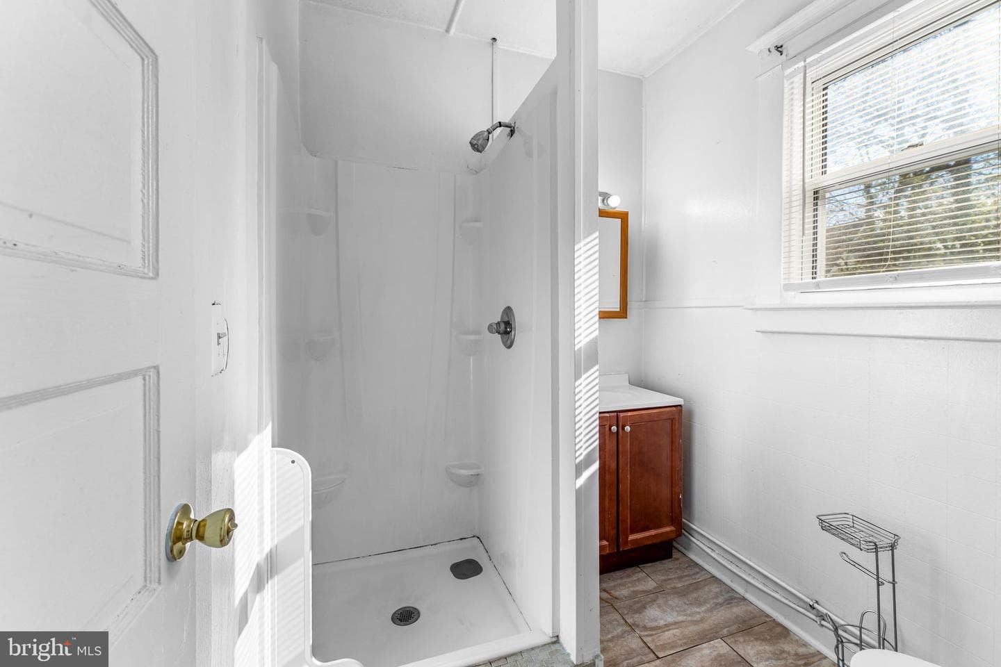 608 Tunbridge Road photo 20