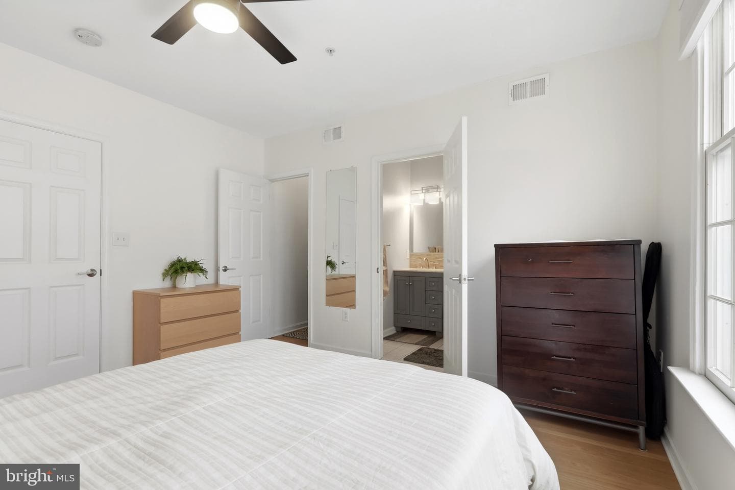 2113 Essex Street photo 18