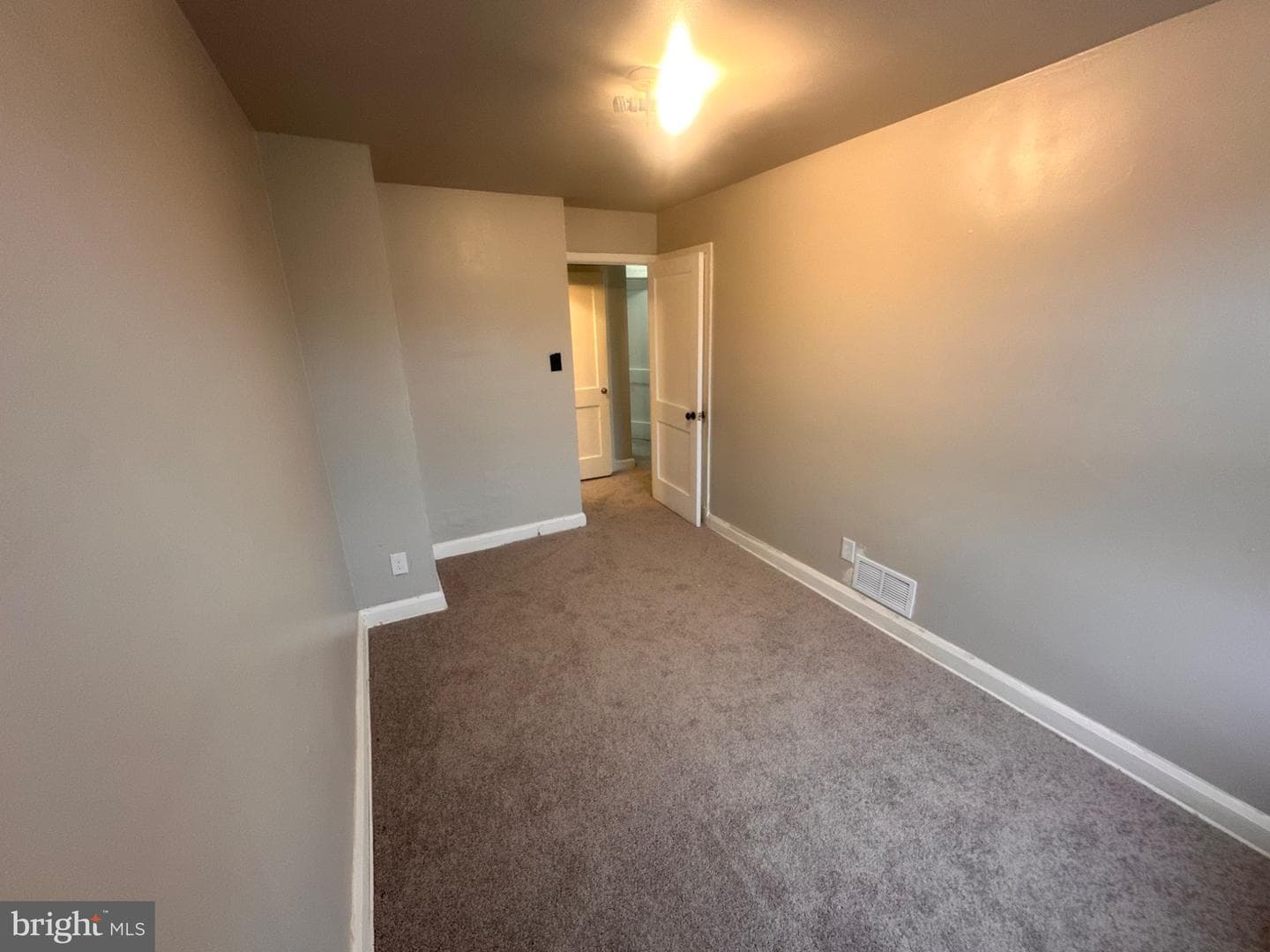 748 Bethnal Road photo 12