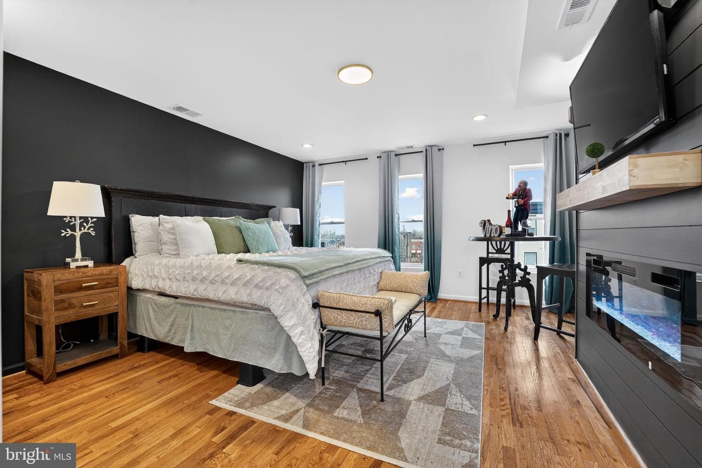 1207 N Eden Street photo 14
