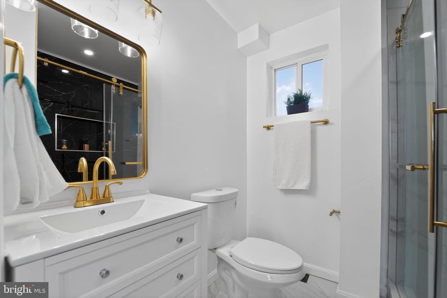 1207 N Eden Street photo 24