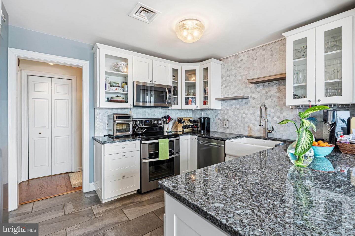 10 E Lee Street #1204 photo 11