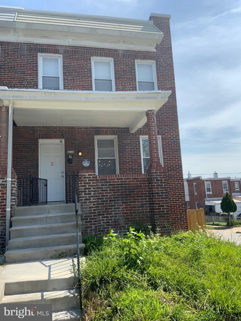 3114 Pelham Avenue photo 2