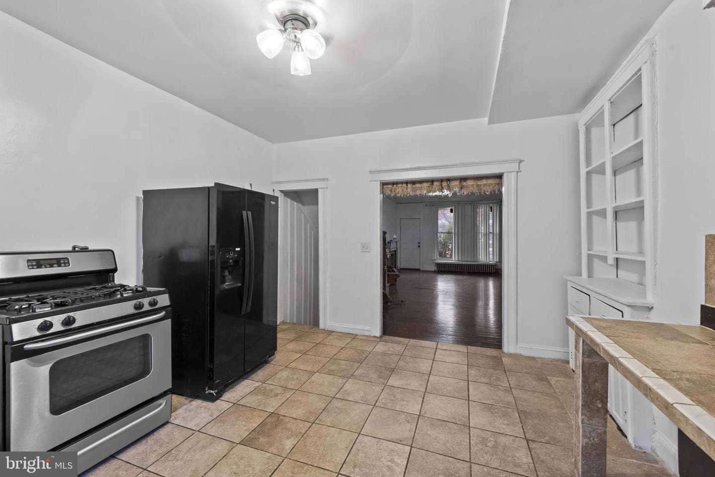 435 Ilchester Avenue photo 14