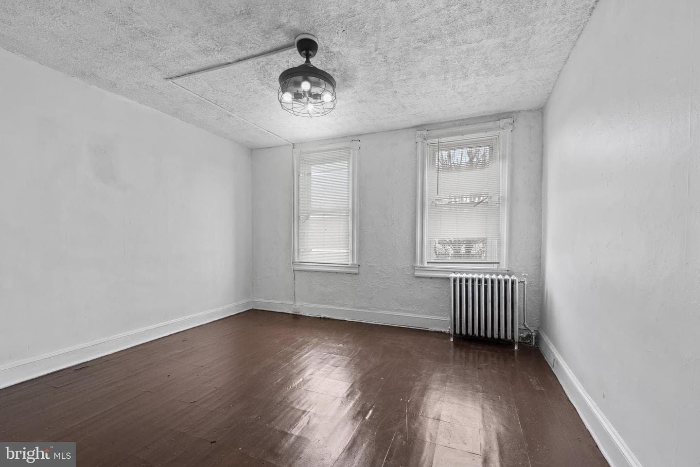 435 Ilchester Avenue photo 26