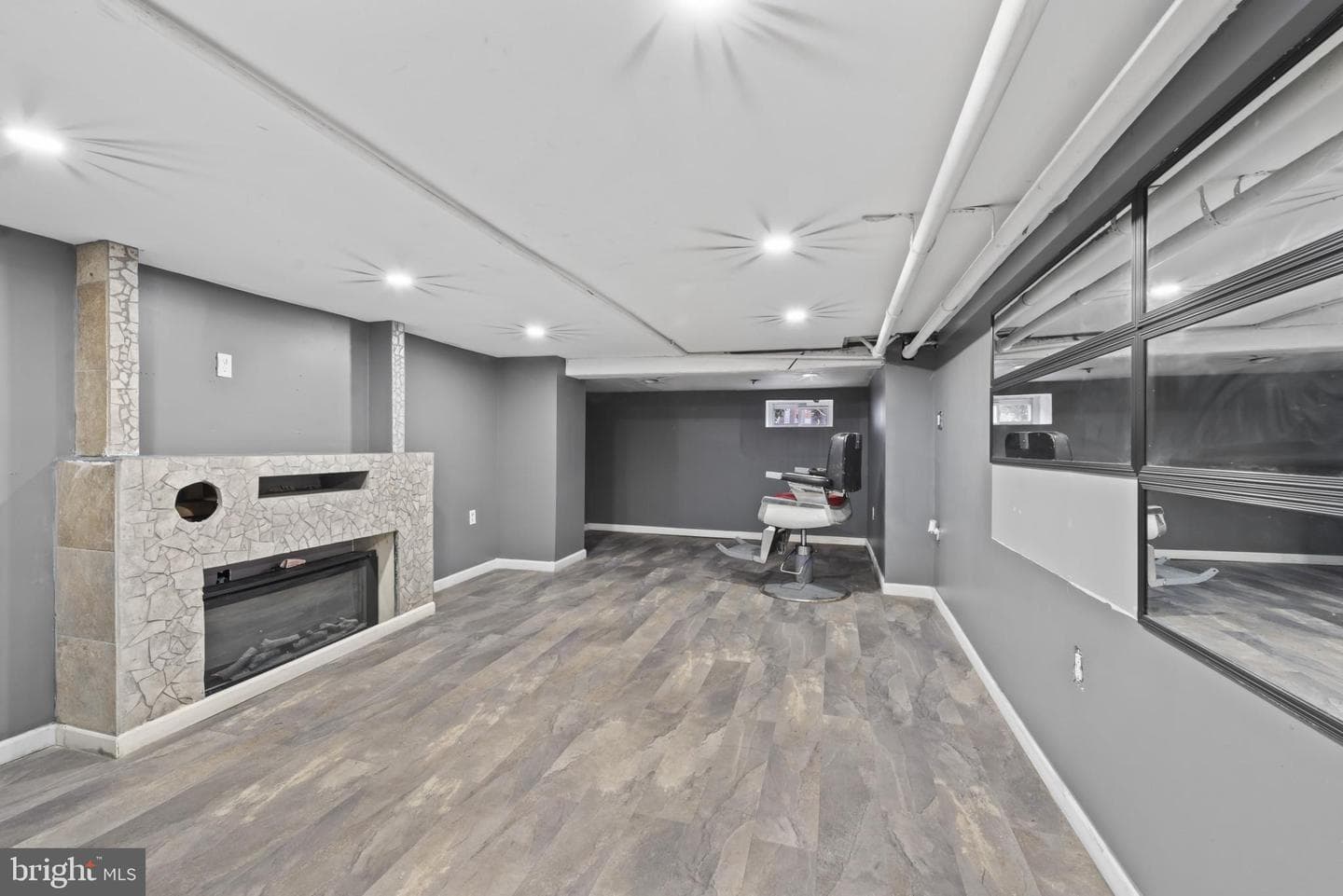435 Ilchester Avenue photo 29