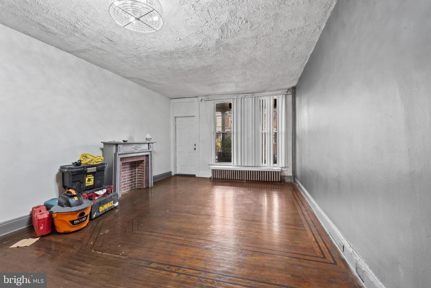 435 Ilchester Avenue photo 6