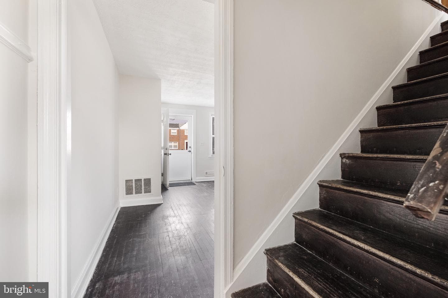 4629 Chatford Avenue photo 17