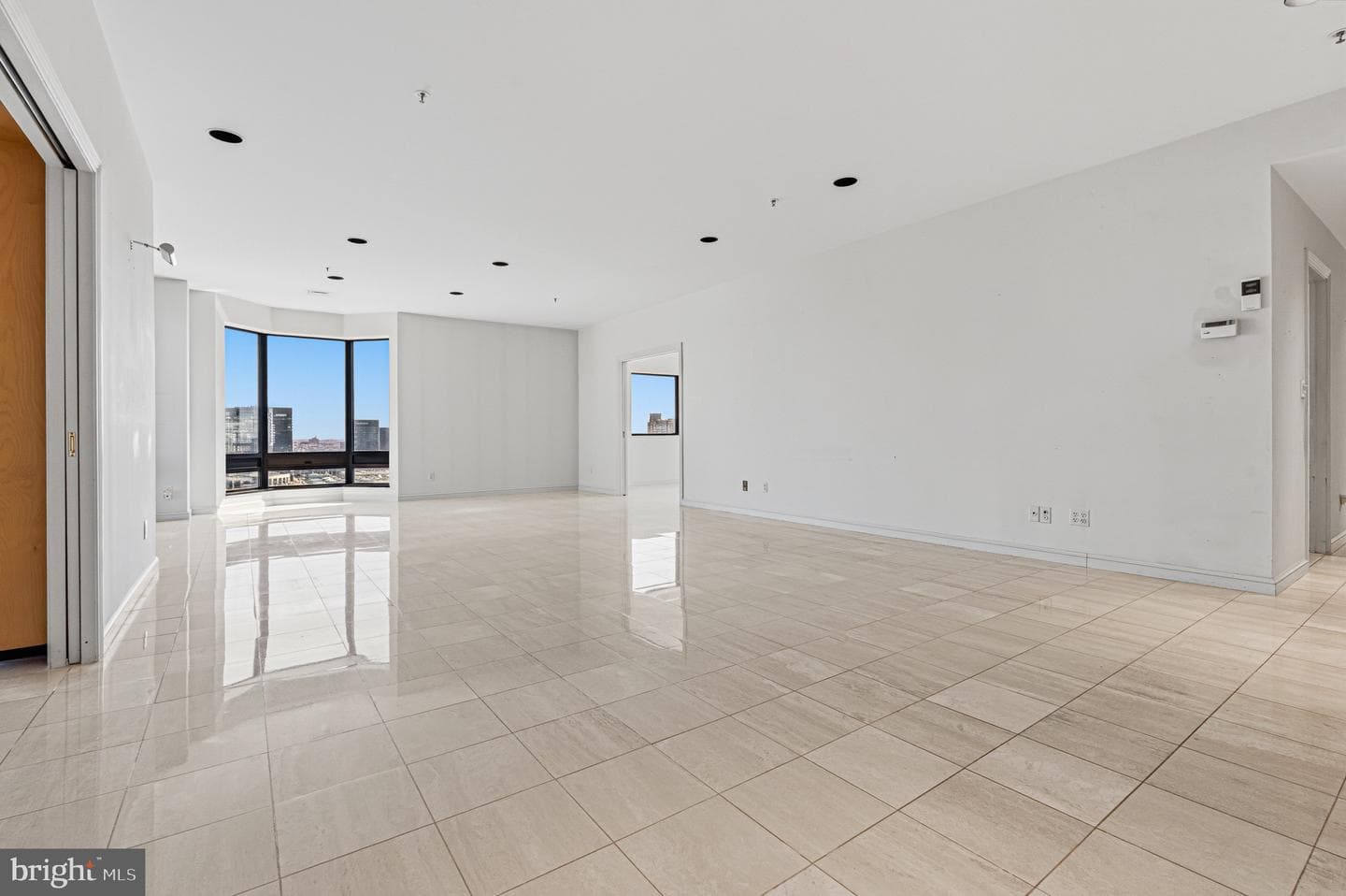 10 E Lee Street #1801 photo 3