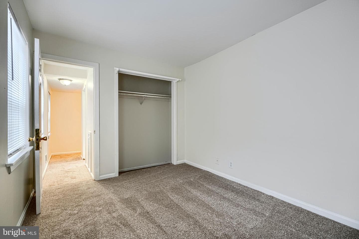 327 S Fremont Avenue photo 22