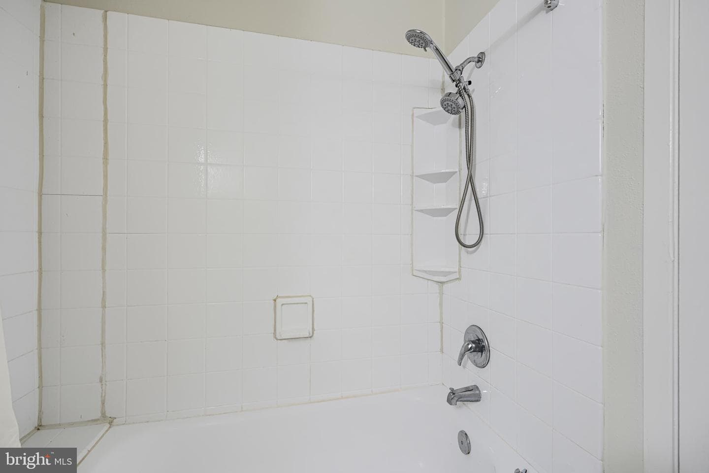 327 S Fremont Avenue photo 26