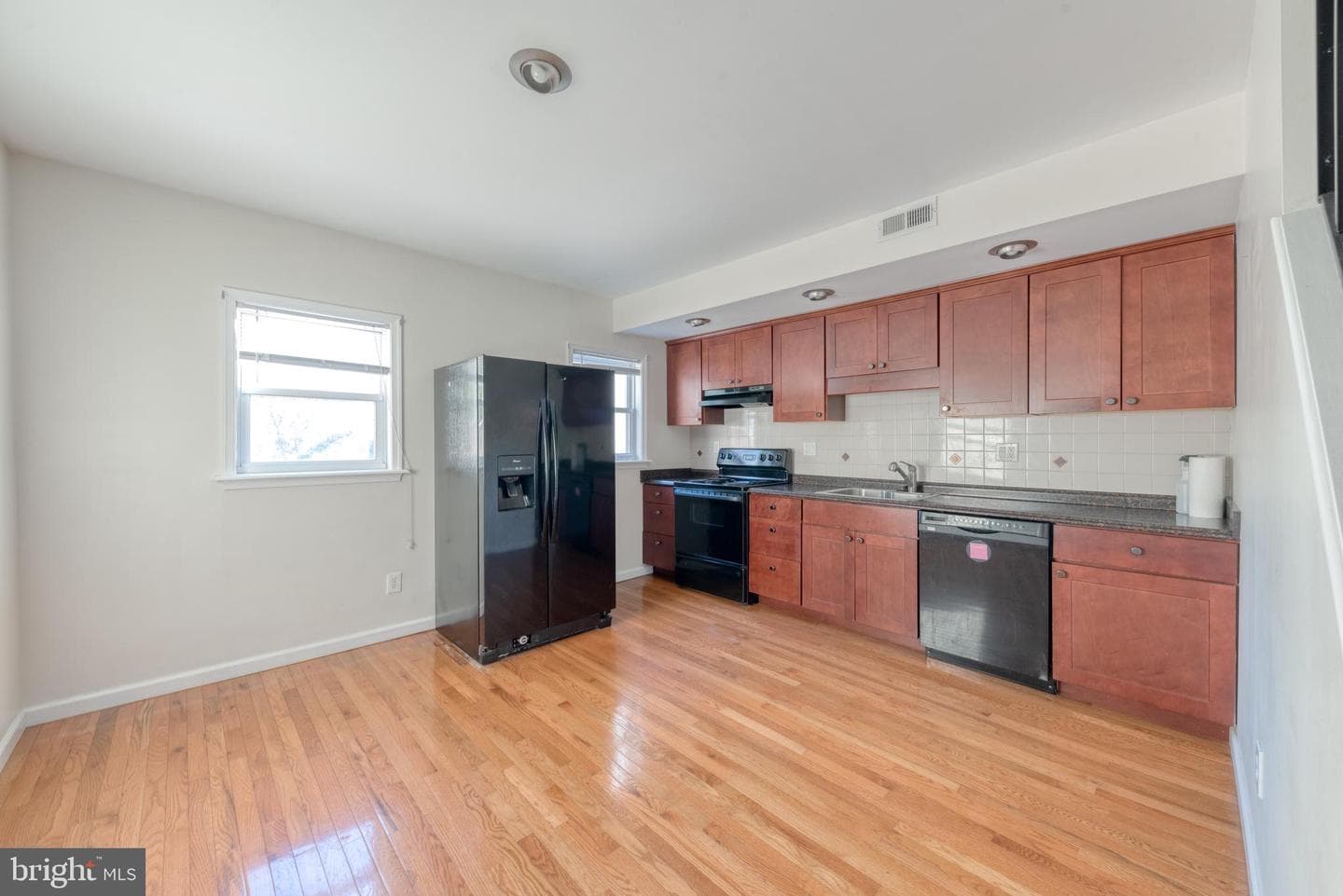 3821 Roland Avenue photo 7