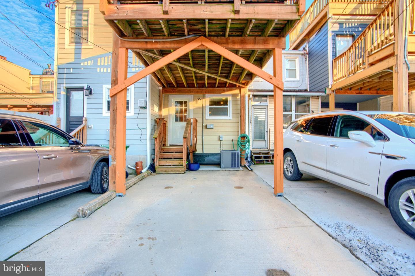 1446 Andre Street photo 37
