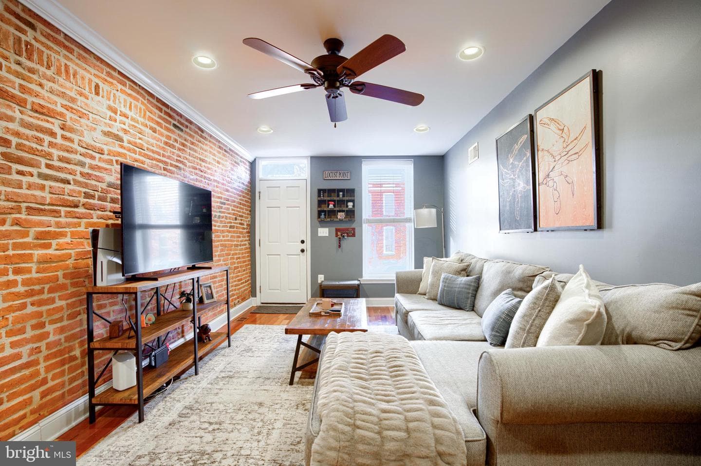 1446 Andre Street photo 7