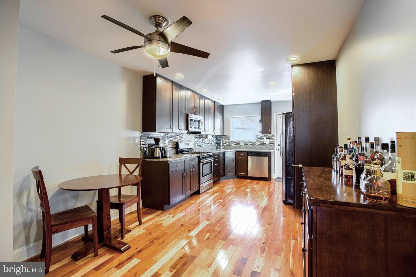 1446 Andre Street photo 8