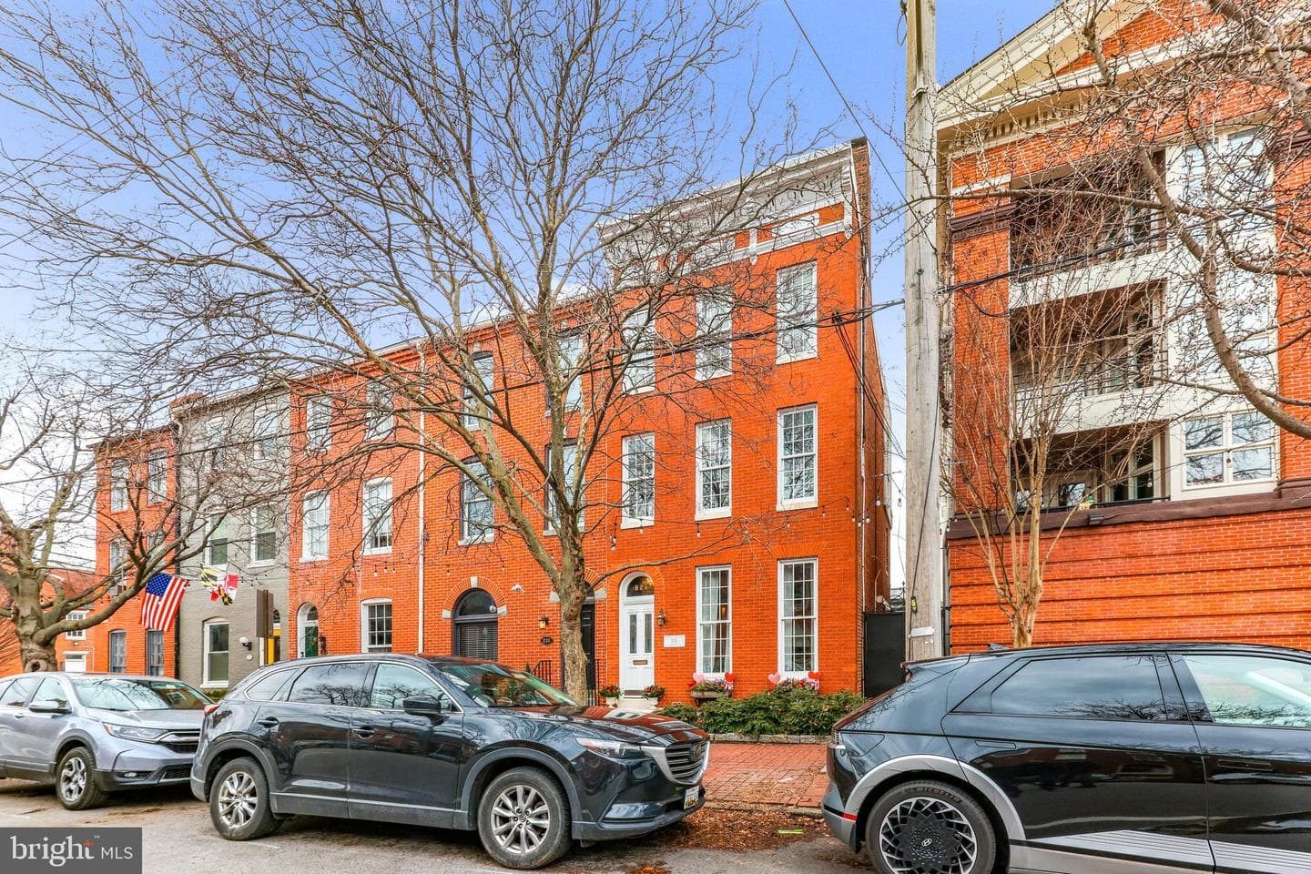 828 William Street