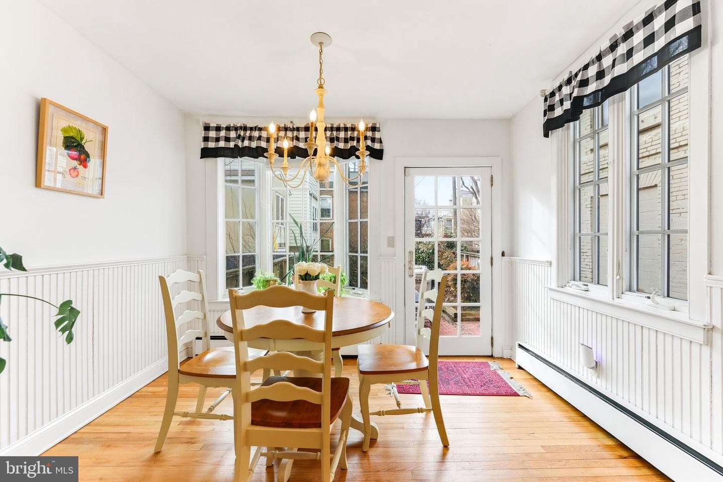 828 William Street photo 24