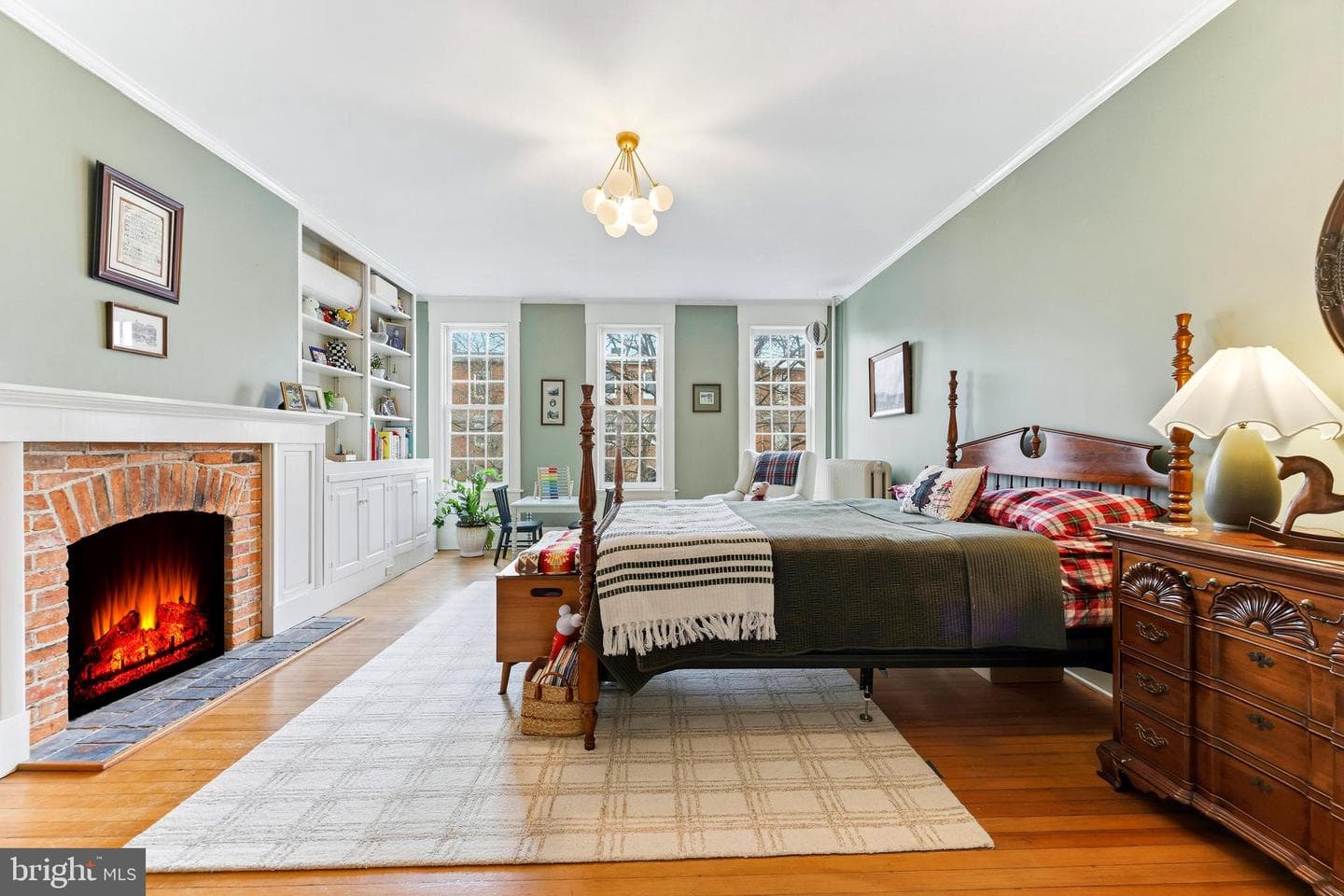 828 William Street photo 31