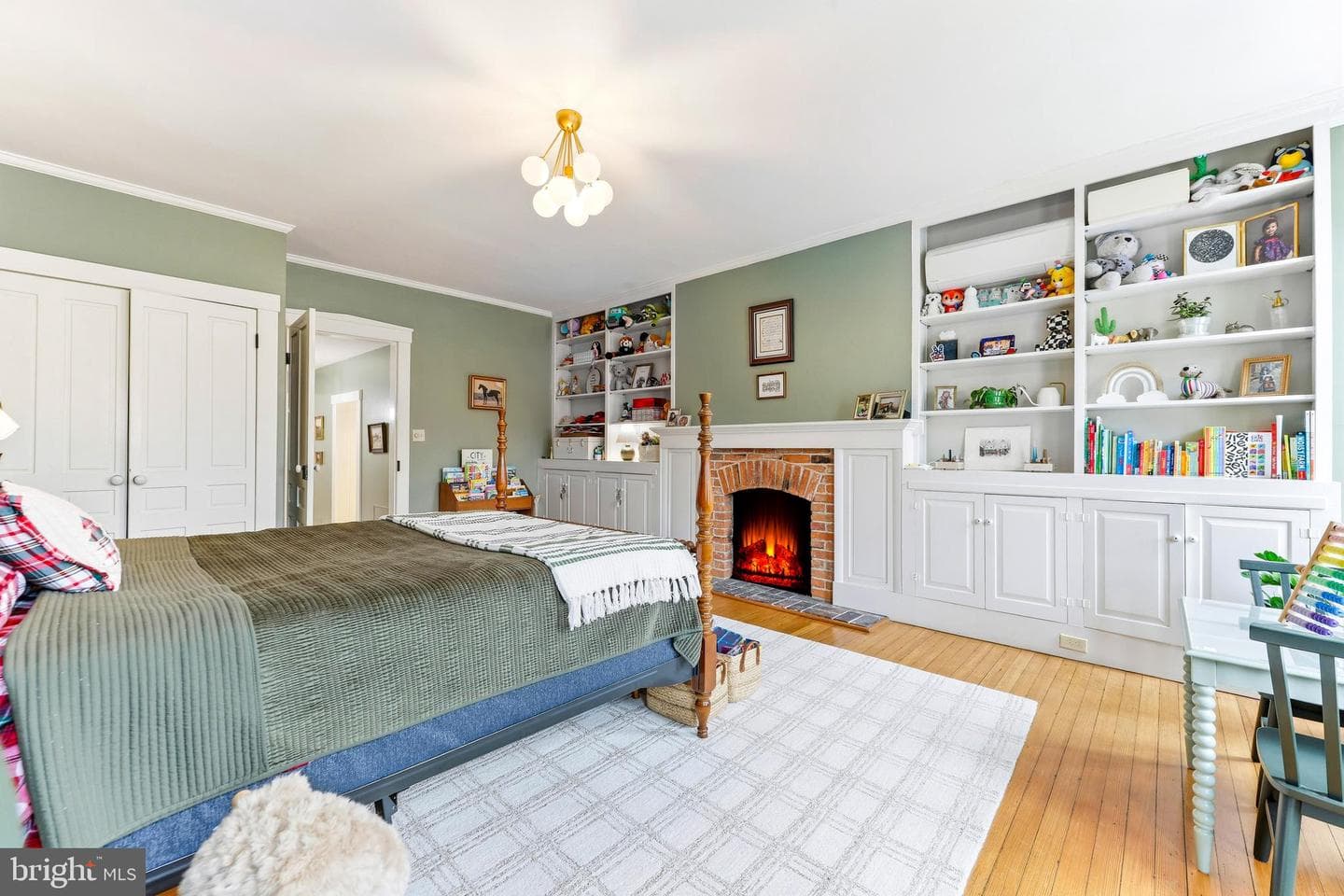 828 William Street photo 33