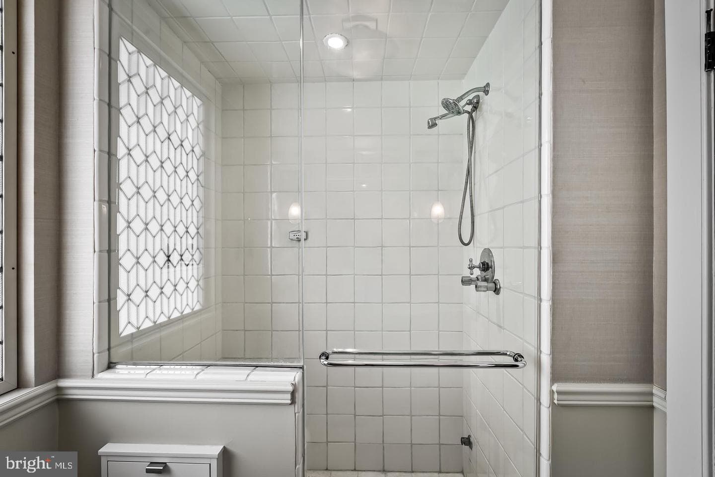828 William Street photo 37