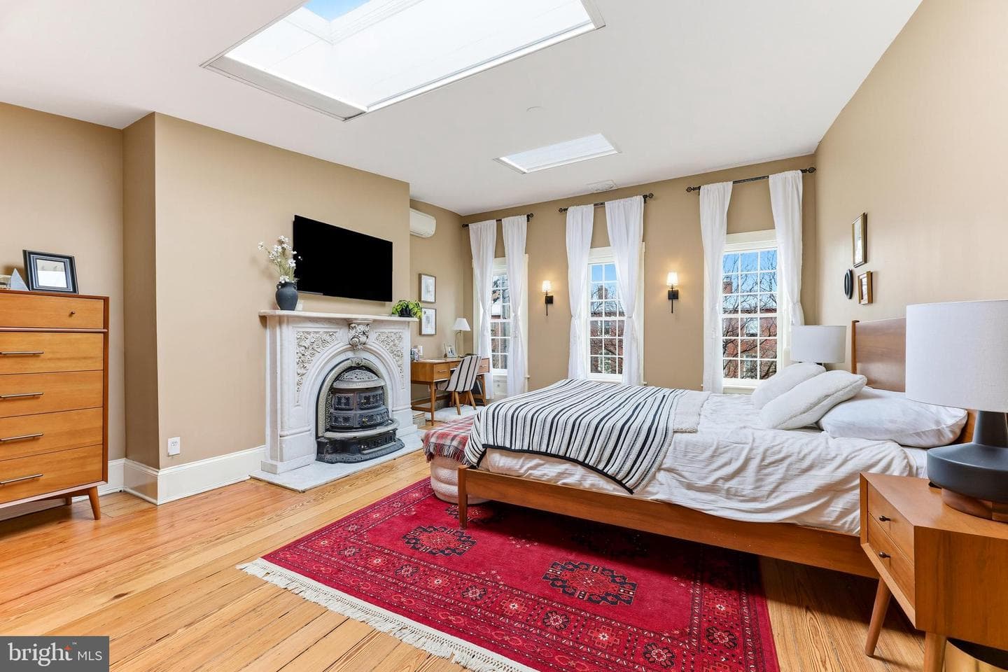 828 William Street photo 40