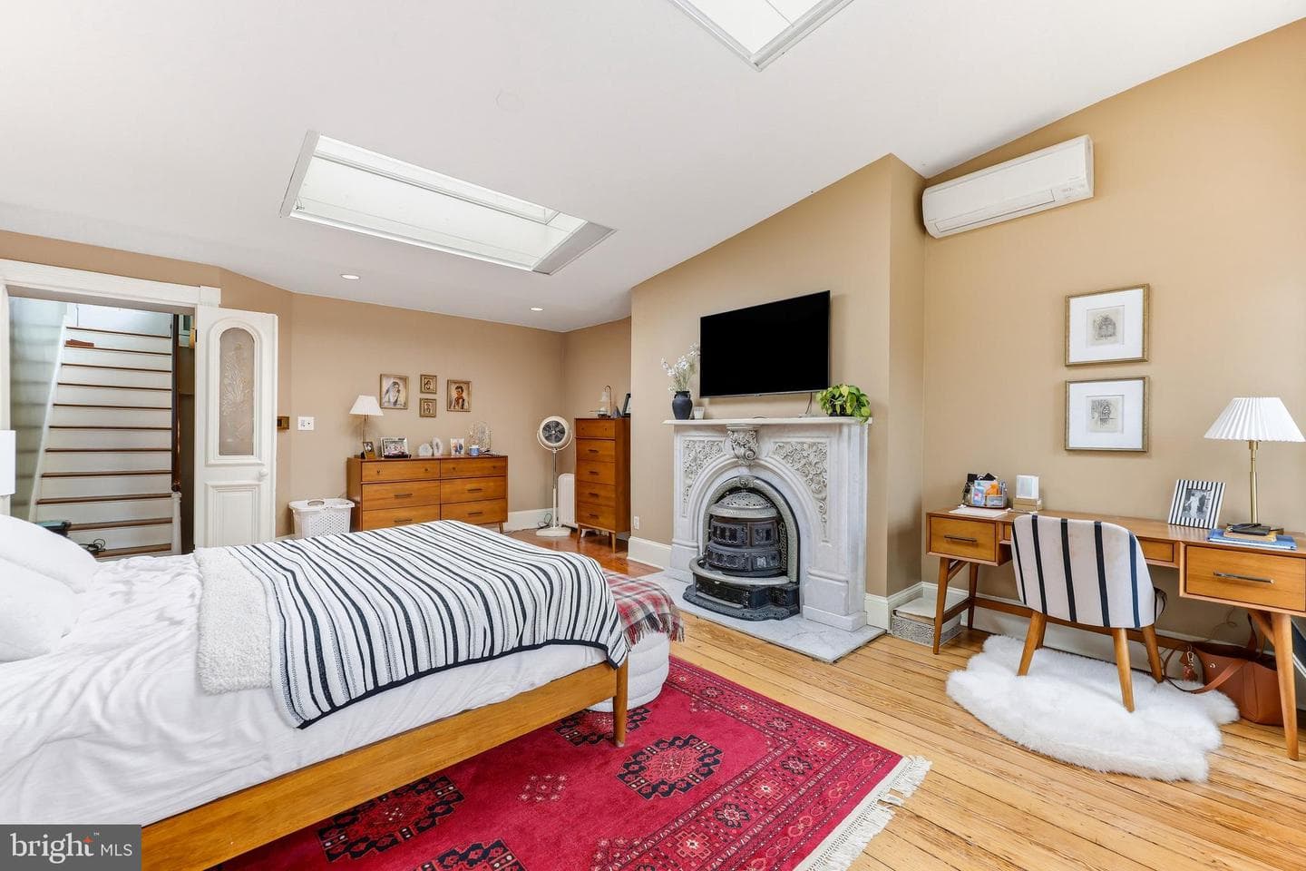 828 William Street photo 43