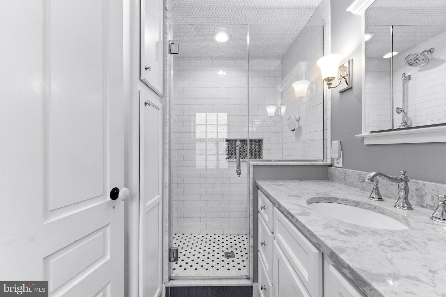 828 William Street photo 47