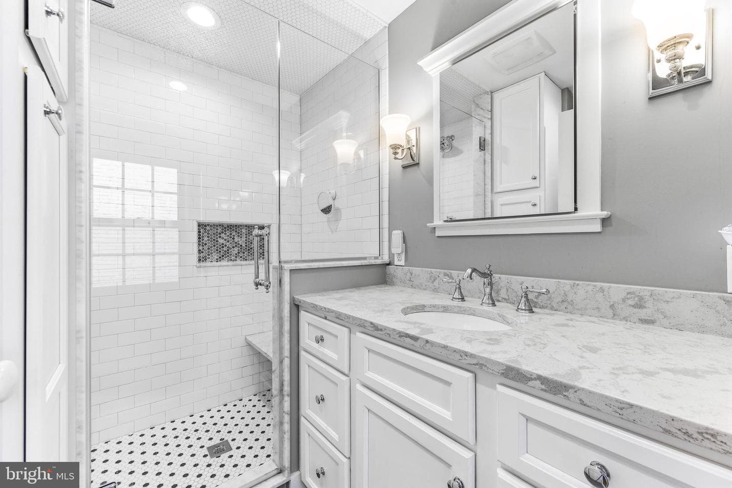828 William Street photo 48