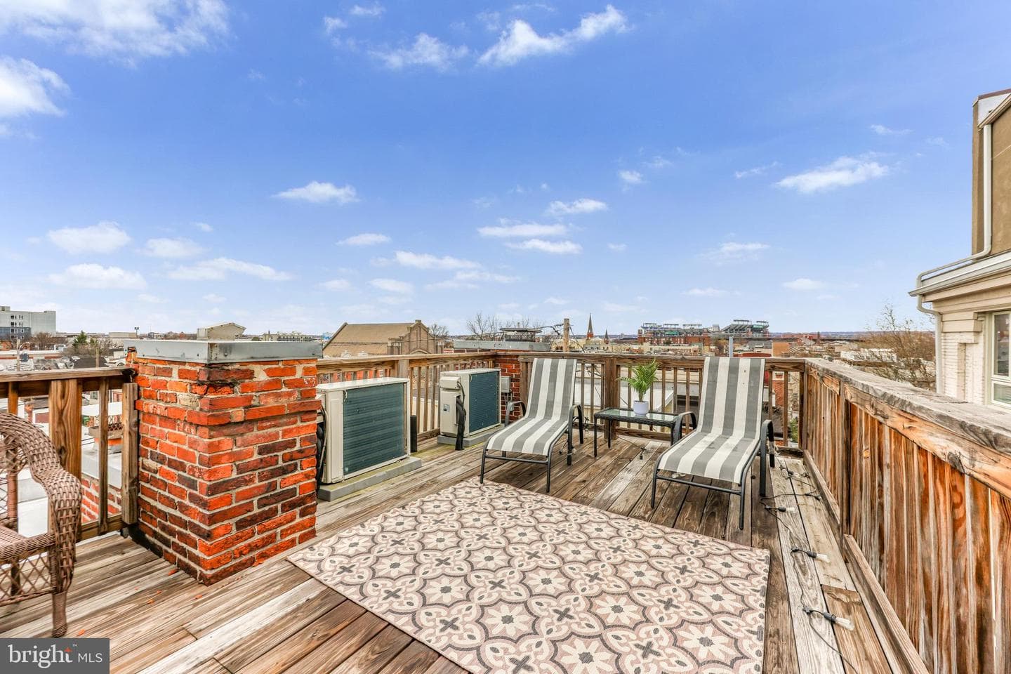 828 William Street photo 61