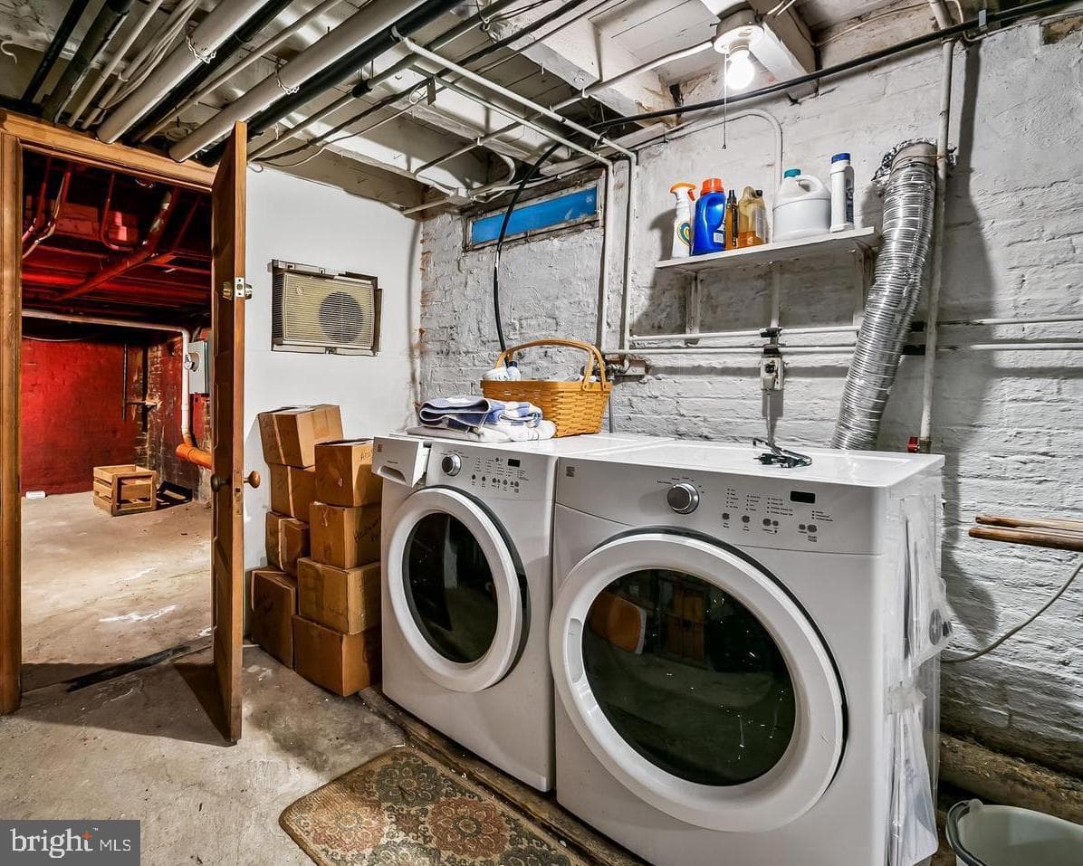 828 William Street photo 64