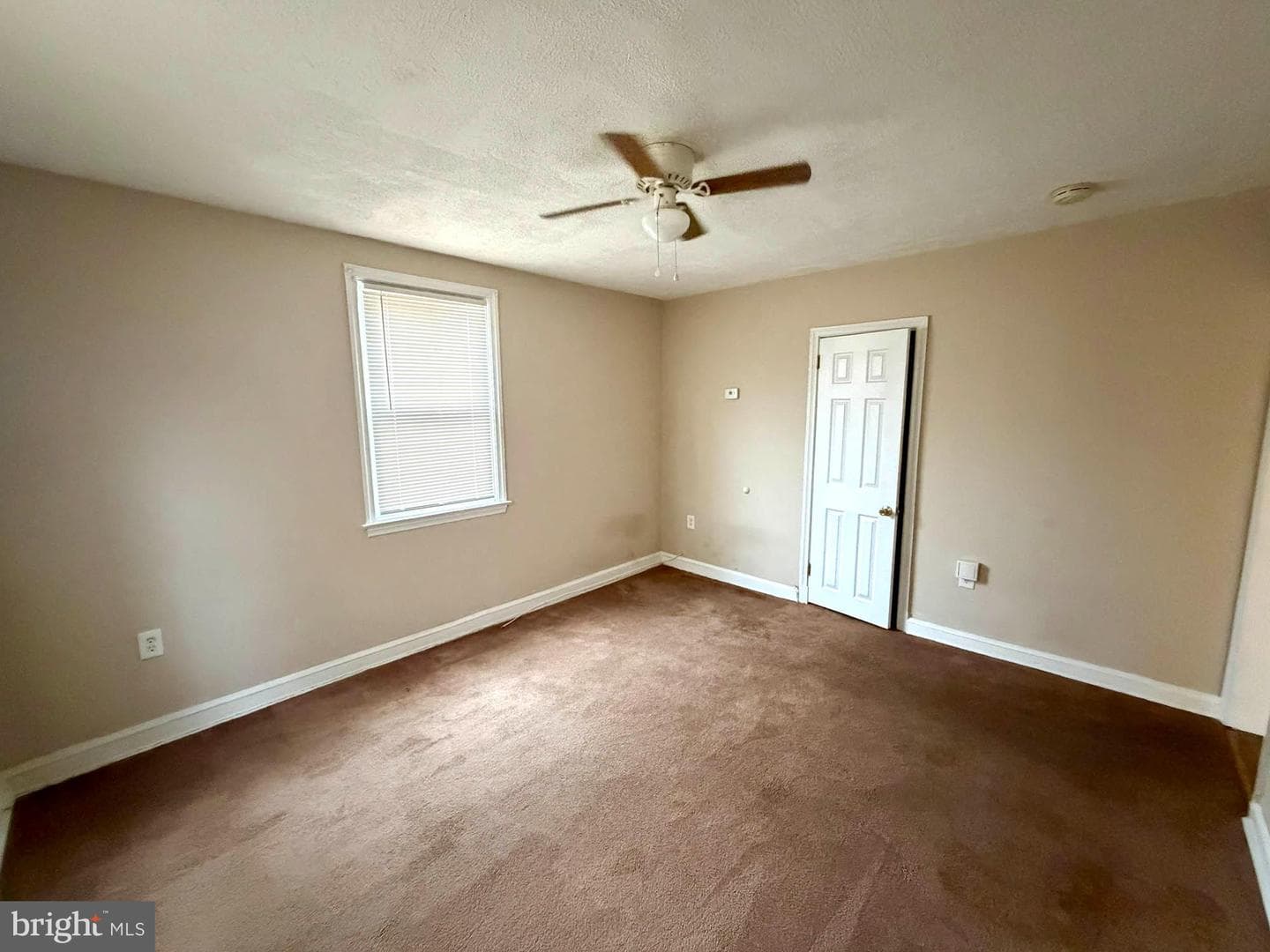 1200 Woodbourne Avenue photo 17