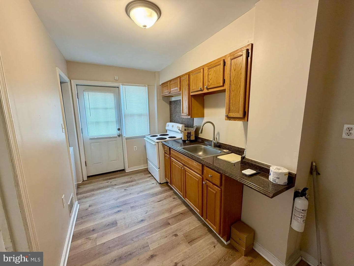 1200 Woodbourne Avenue photo 6