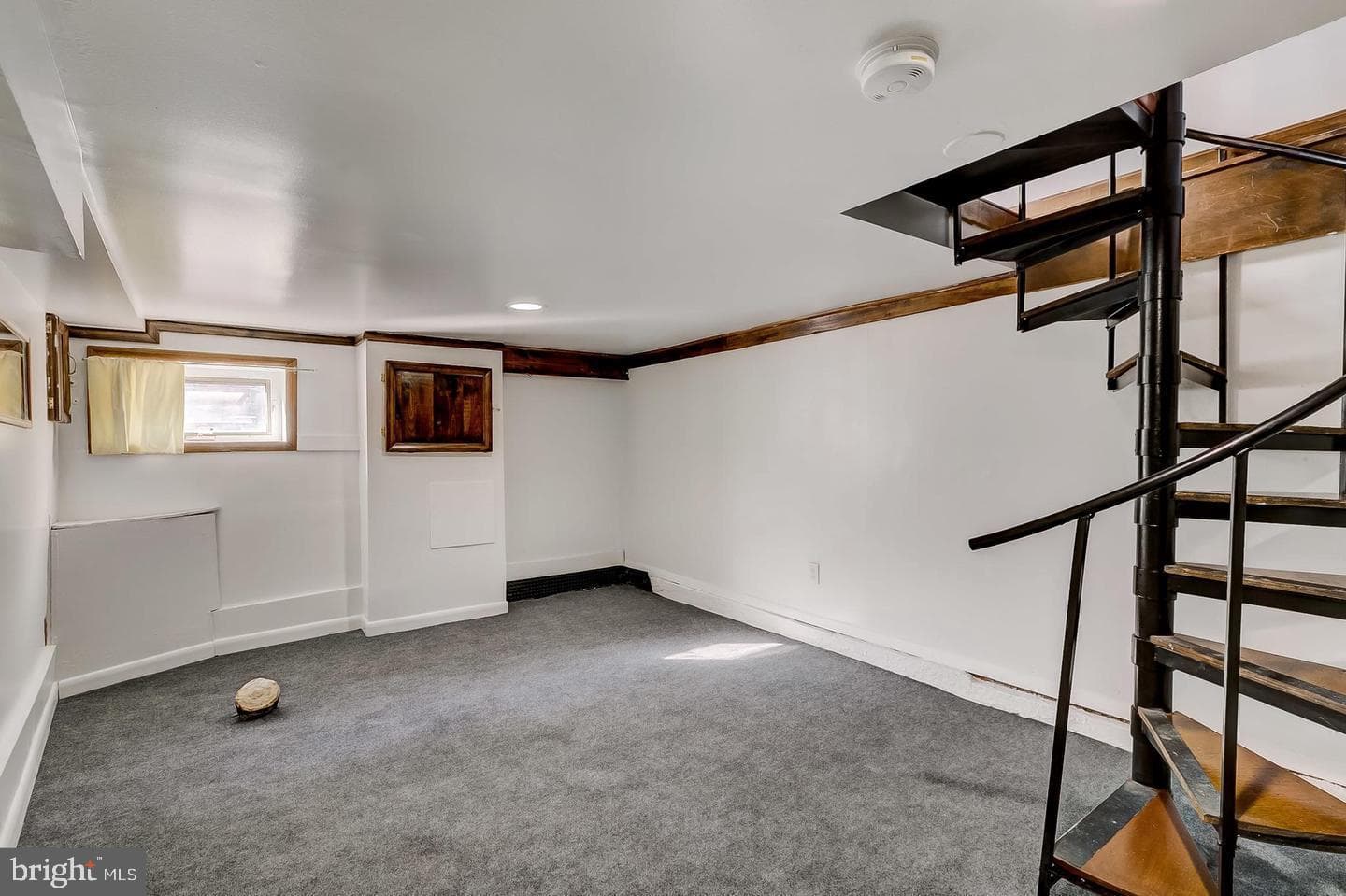 232 E Barney Street photo 15