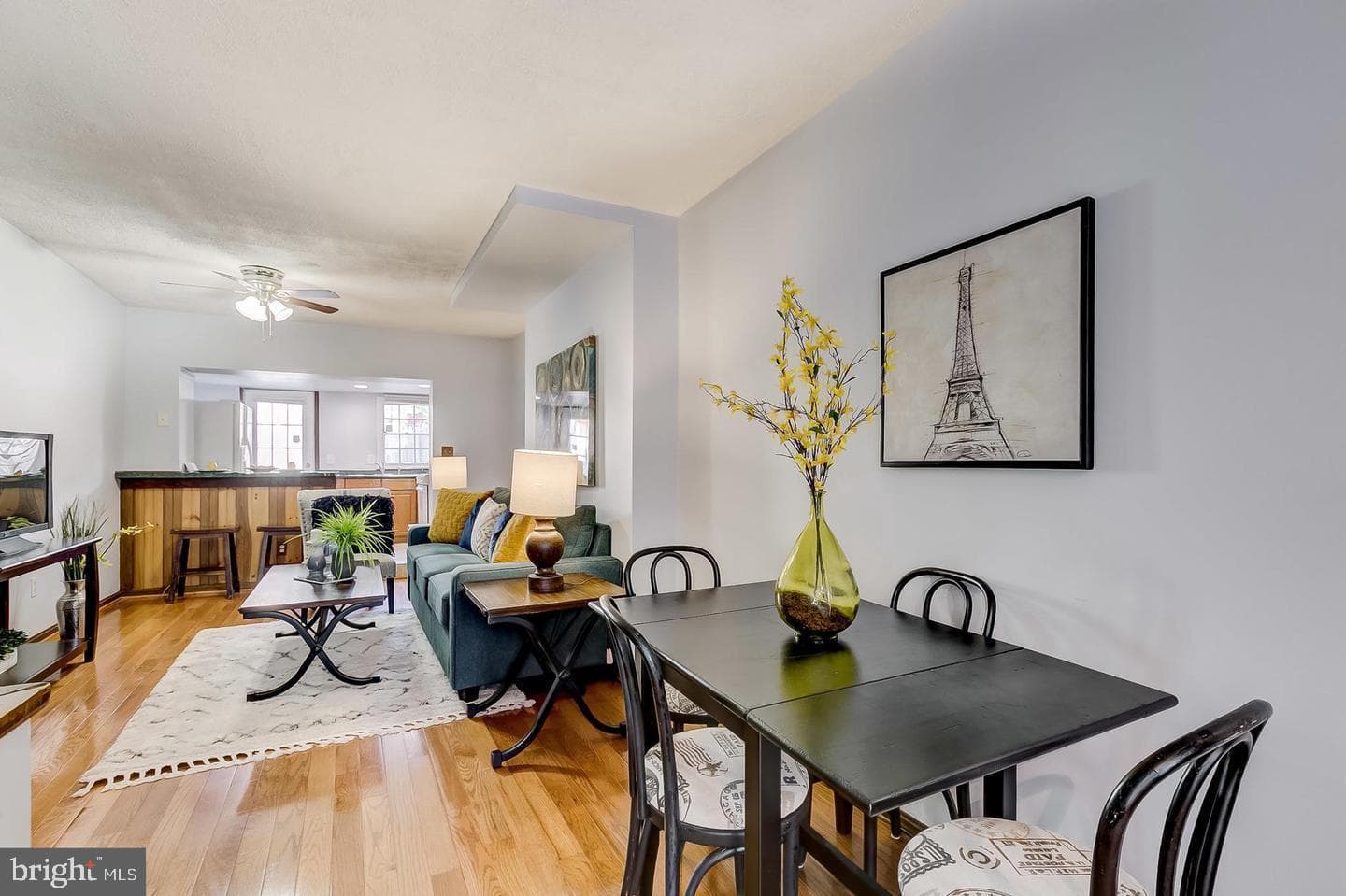 232 E Barney Street photo 4