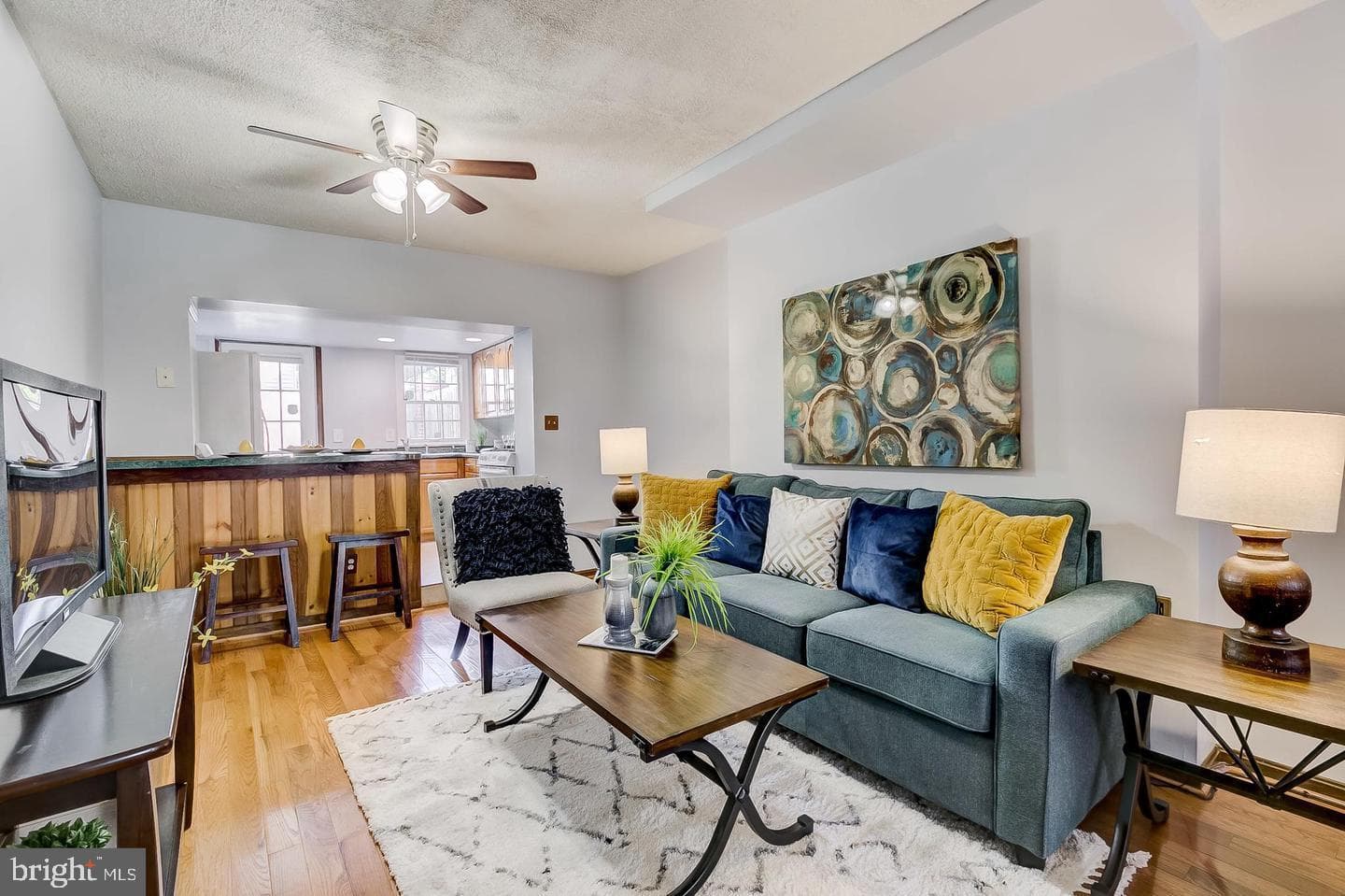 232 E Barney Street photo 6