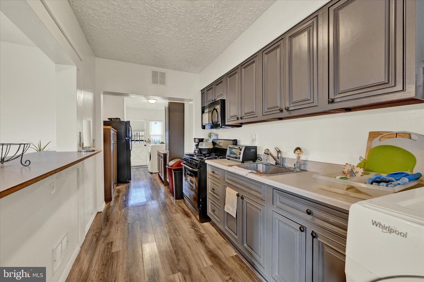 3922 Mortimer Avenue photo 11