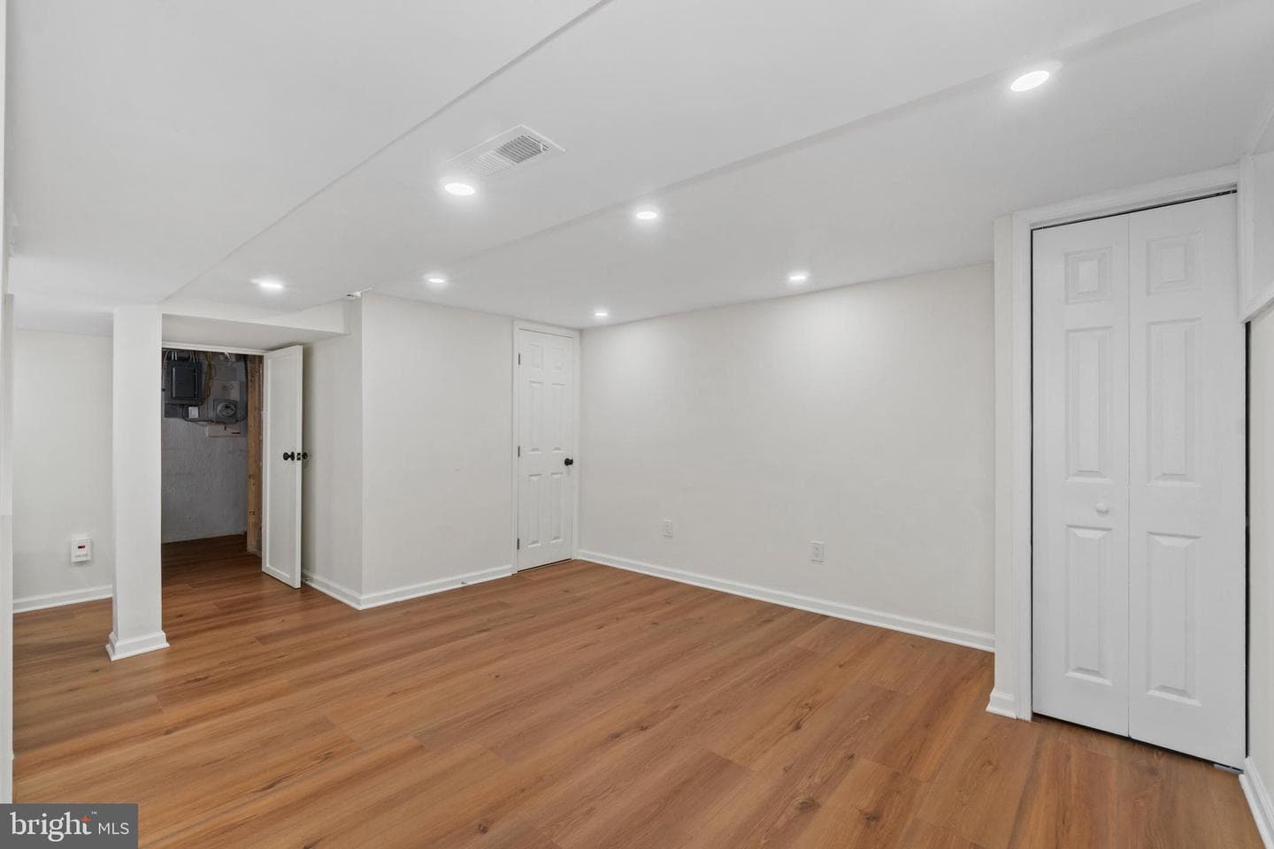 4345 Newport Avenue photo 16