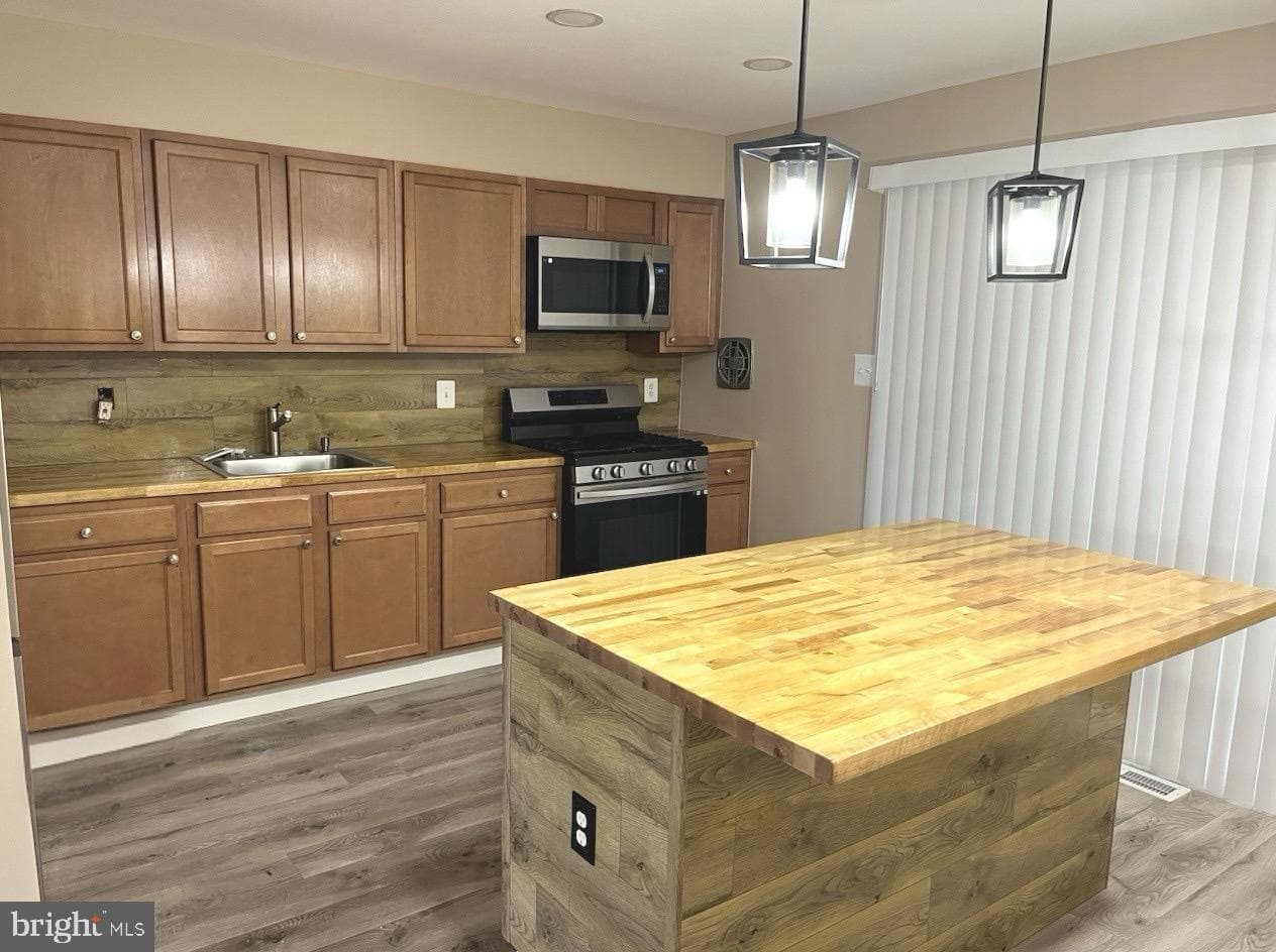 4865 Melbourne Road photo 3