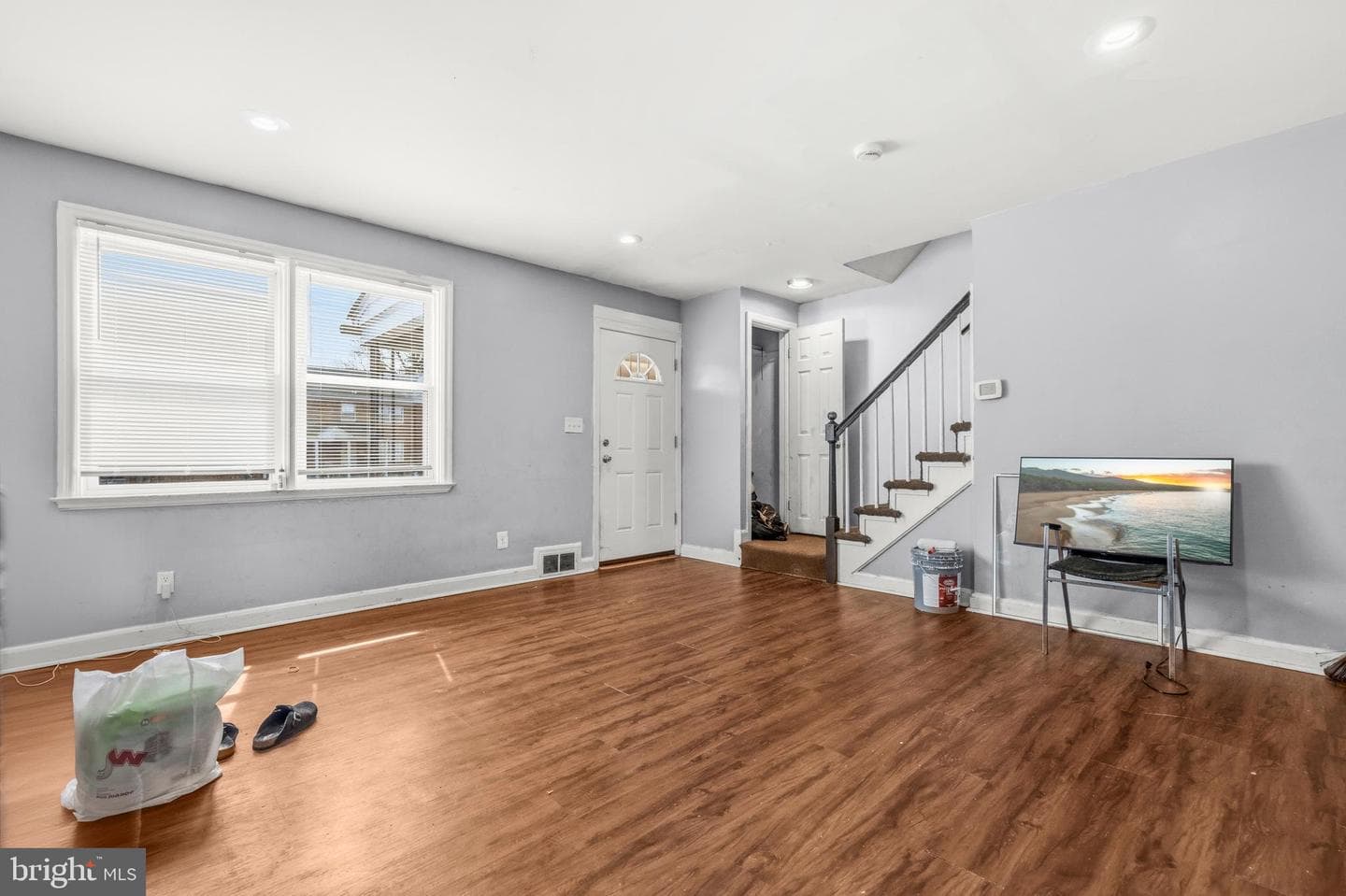 1636 Pentwood Road photo 5