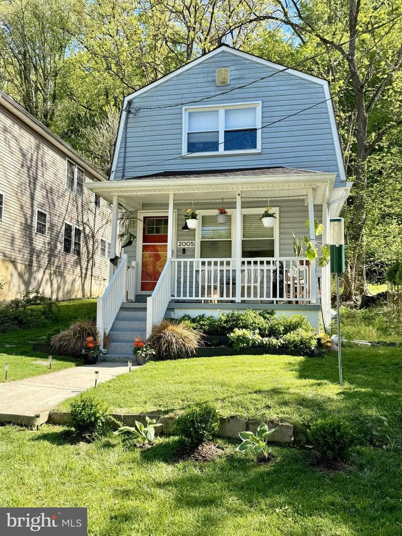 2005 Kelly Avenue photo 1