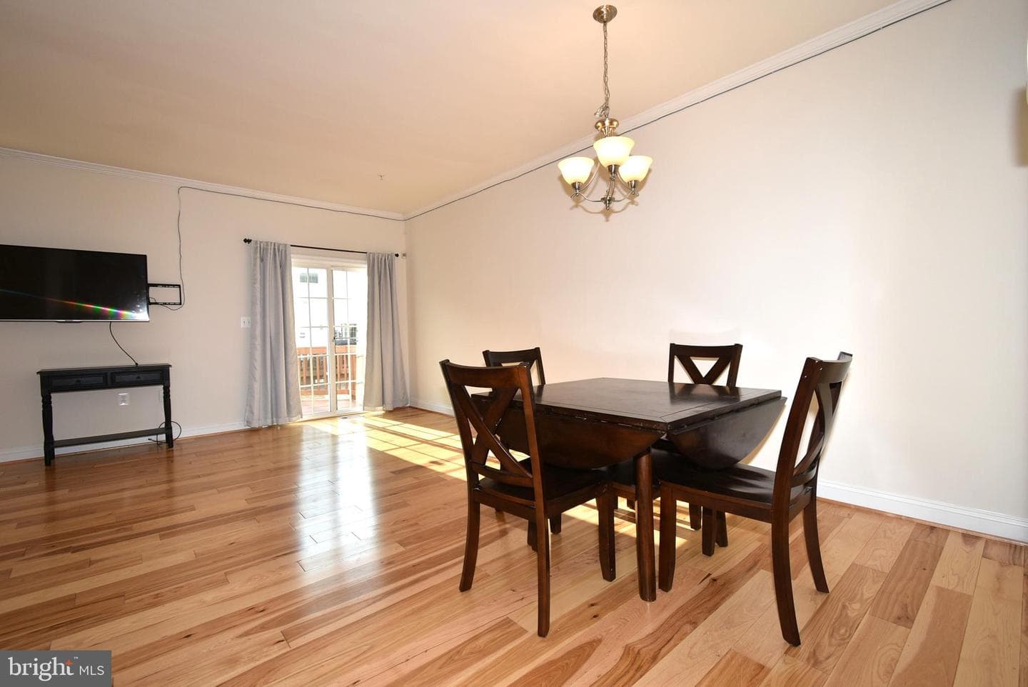 877 Ryan Street photo 29