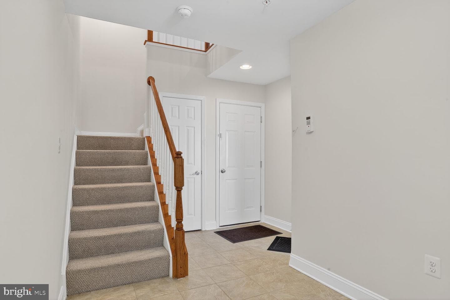 877 Ryan Street photo 3