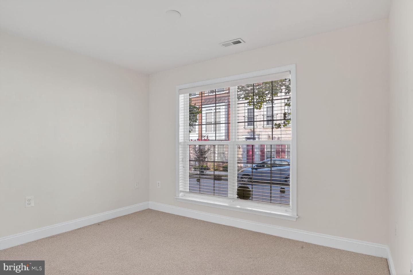 877 Ryan Street photo 39