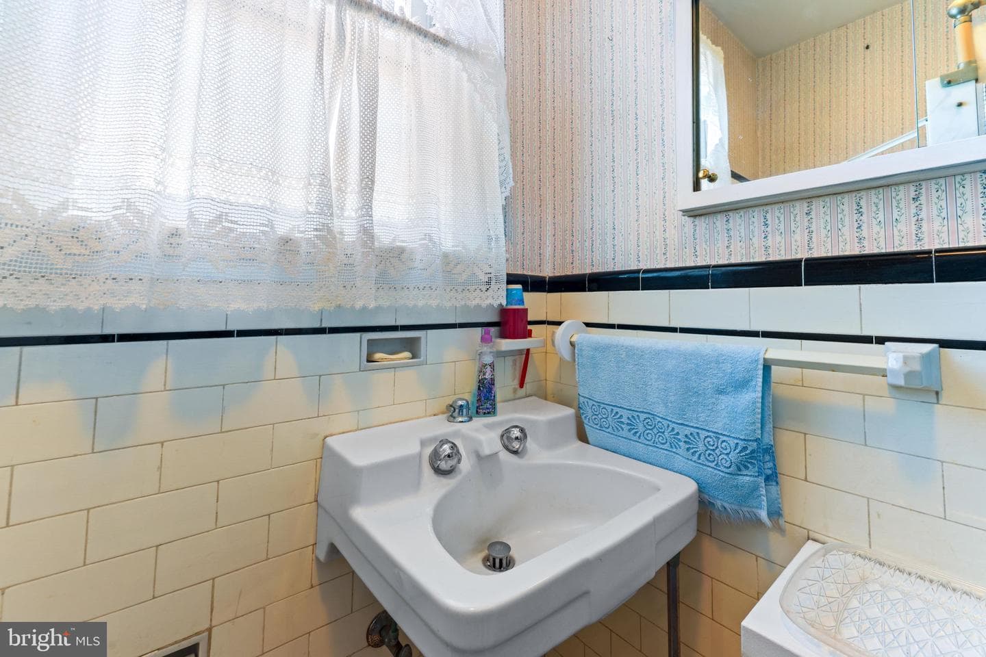 2201 Pelham Avenue photo 39