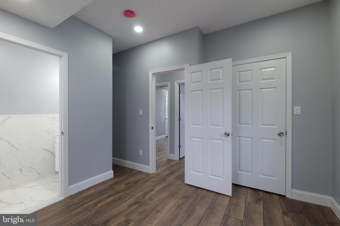 4905 Midwood Avenue photo 24