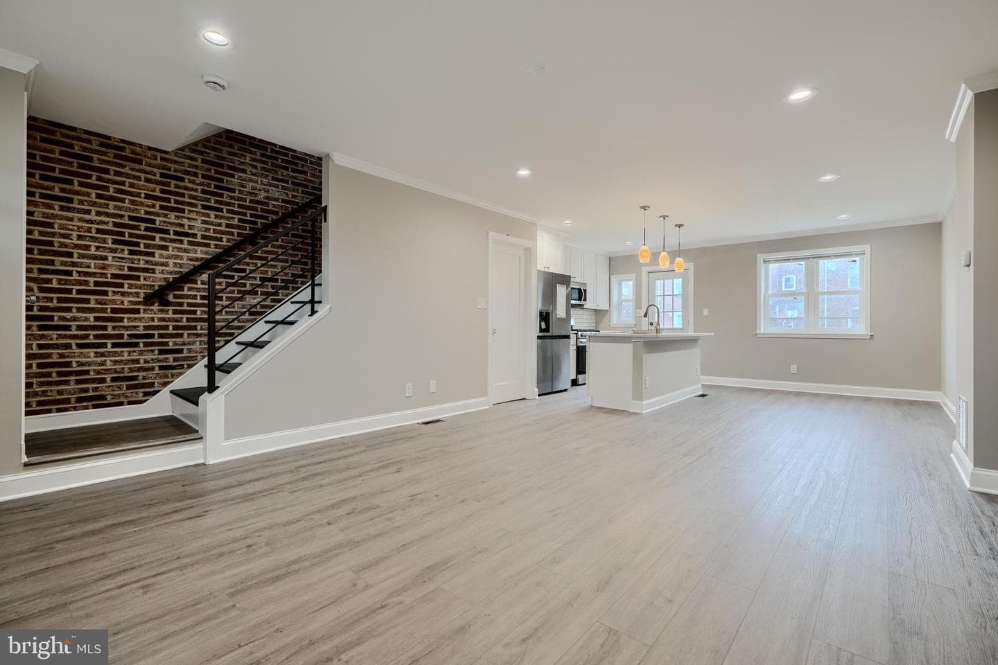 621 Ponca Street photo 4