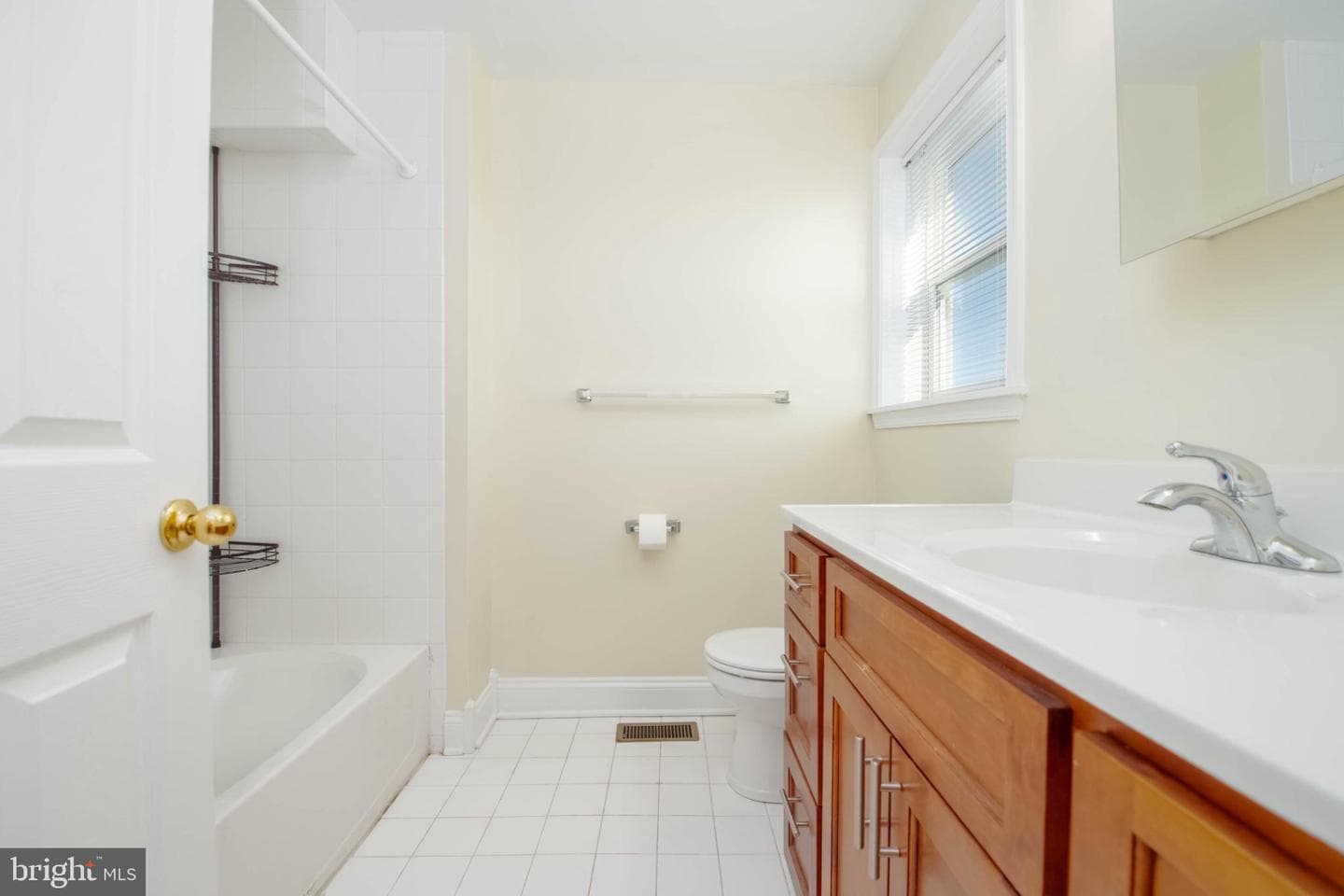 1121 Ward Street photo 28