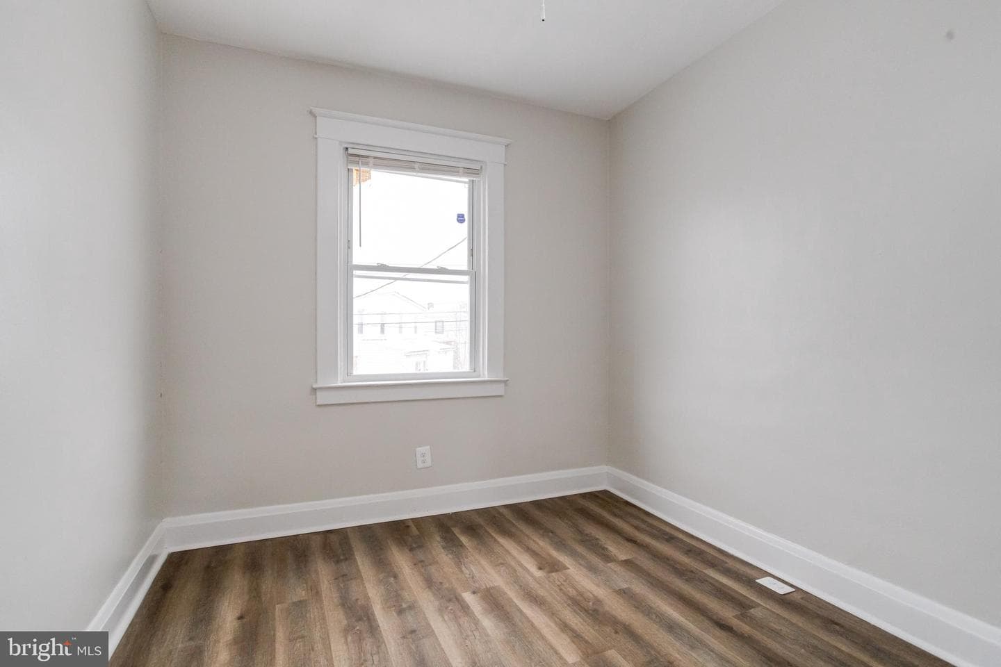 4604 Walther Avenue photo 37