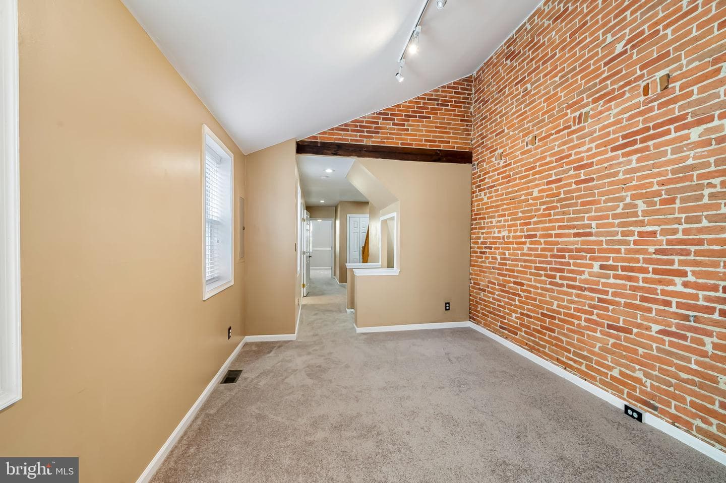 2314 Fleet Street photo 21
